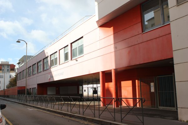 panneaux solaires sur école